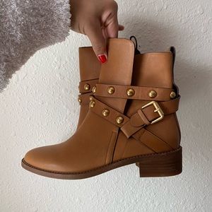 See By Chloe Tan Janis ankle boots
